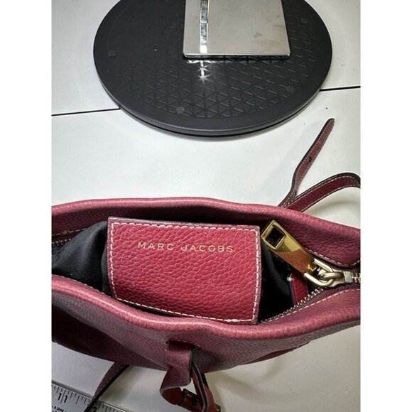 Marc Jacobs Red Pebbled Leather Crossbody - Picture 11 of 11